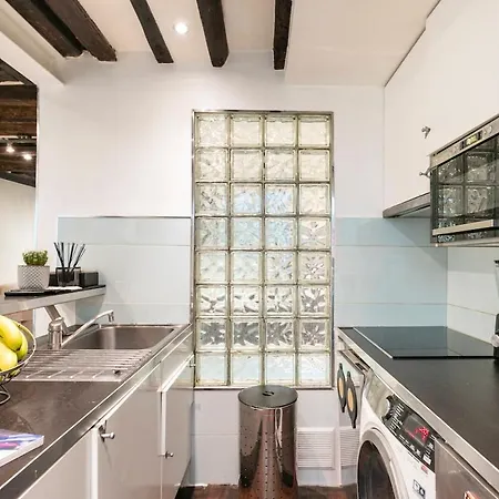 Le Marais Town Hall Apartment Paris